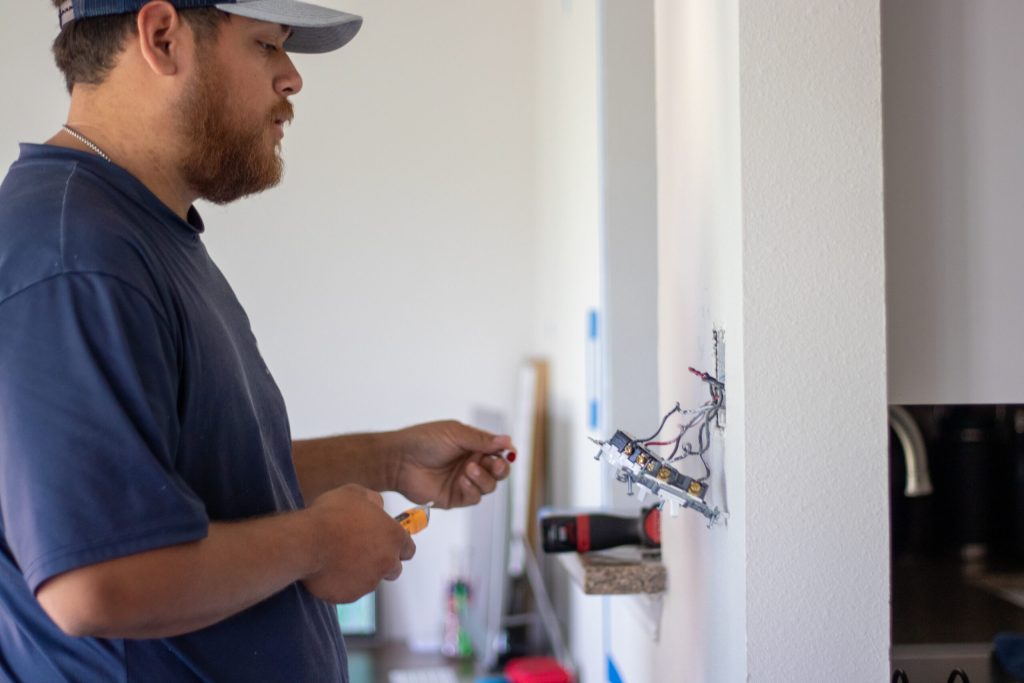 Outlet Service & Switches